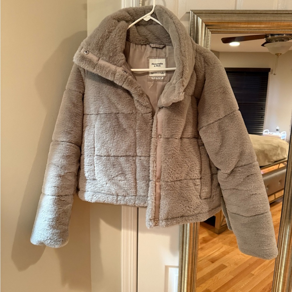 Abercrombie & Fitch Women’s Fur Puffer